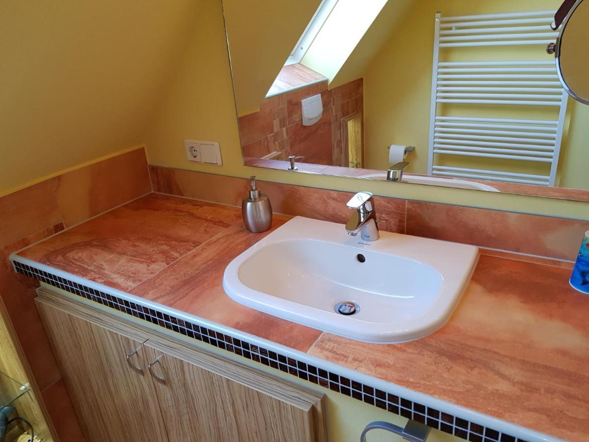 フェーマルンHaus Am Teich - Teichblickアパートメント エクステリア 写真